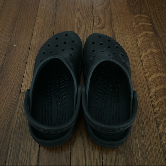 Black crocs M7 W9 - Picture 3 of 4